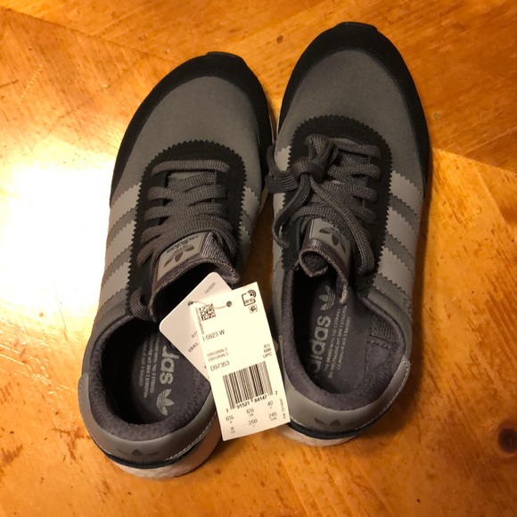 Adidas Iniki - Picture 3 of 5